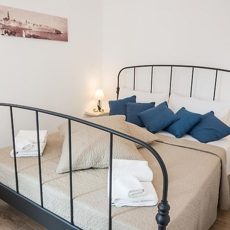 Casa Rebecca Apartment Монополи Стая снимка